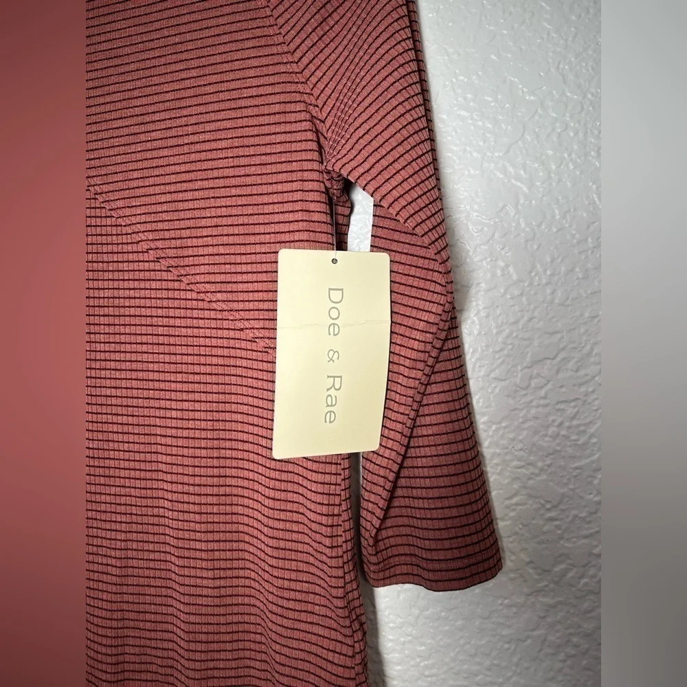 NWT Doe & Rae Cold Shoulder Striped Top